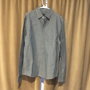 Trim men’s button down shirt.